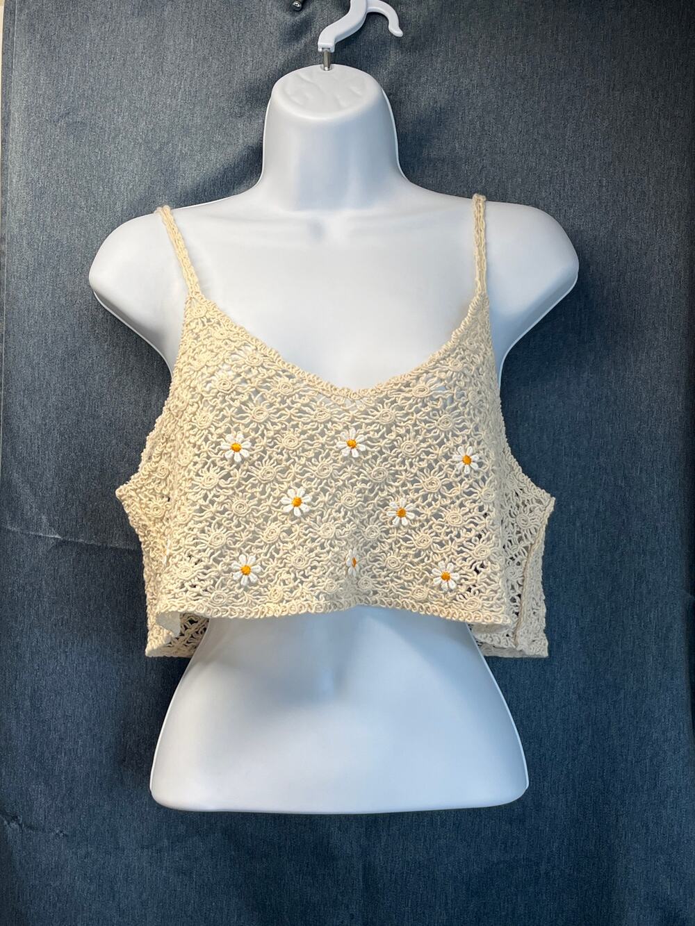 Womens Small  cream Daisy knit Crop Top Costal Summer/Festival